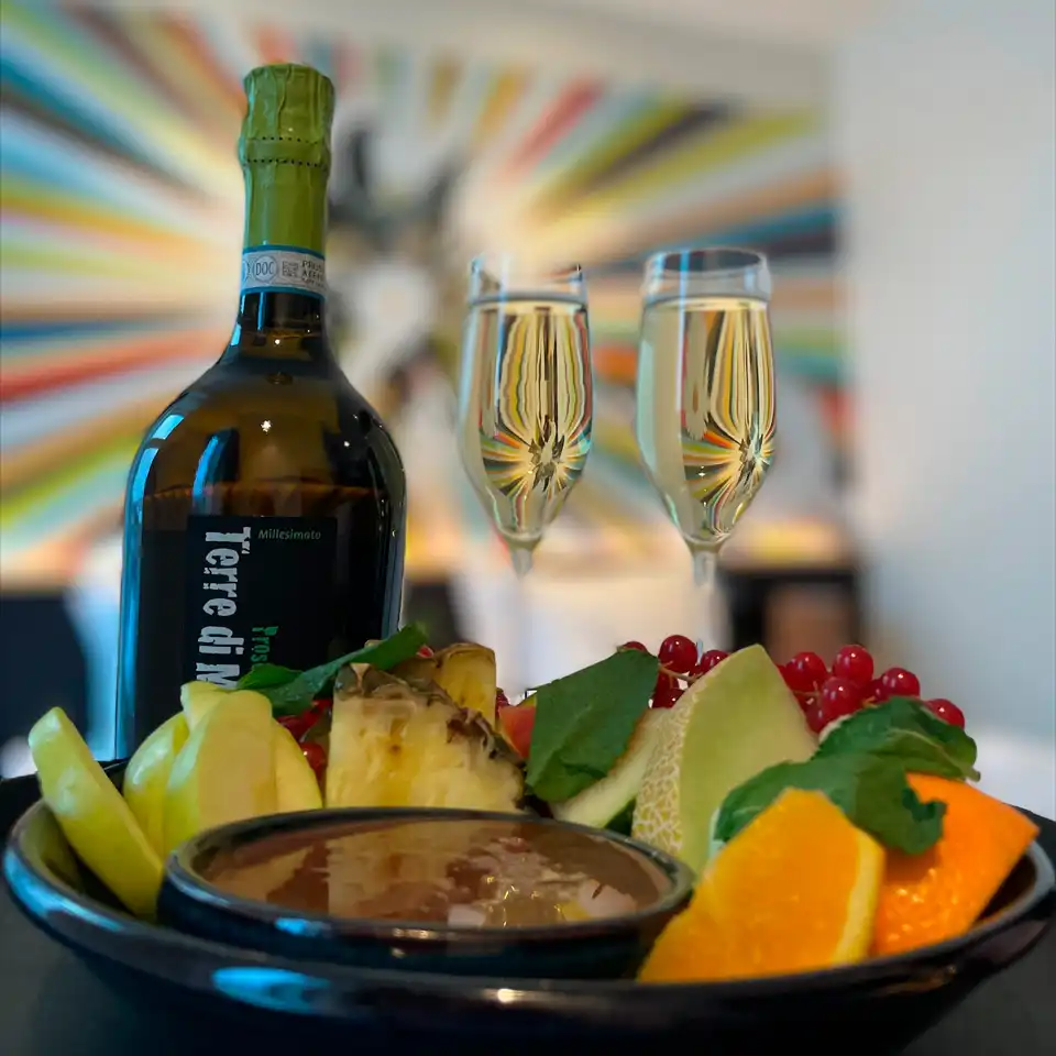 Vistfrøðiligt Cava, sjokuláta & frukt